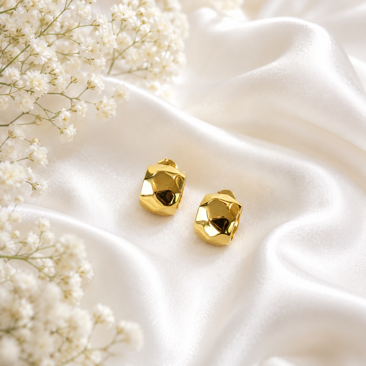 Aurelia Studs