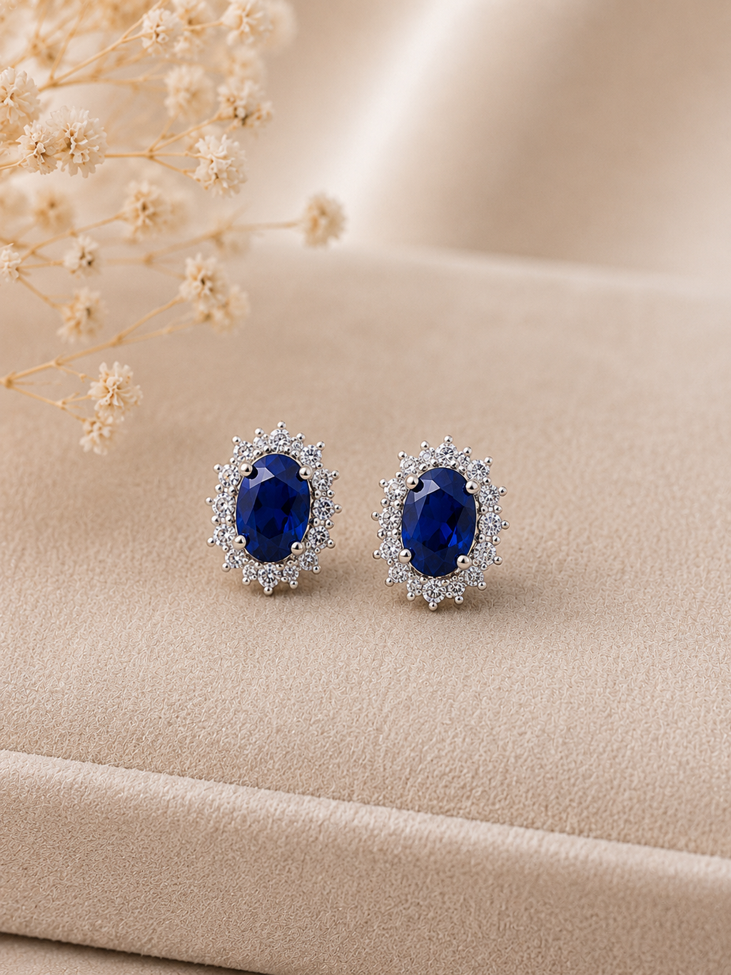 Høstkampanje Oval Sapphire Earrings