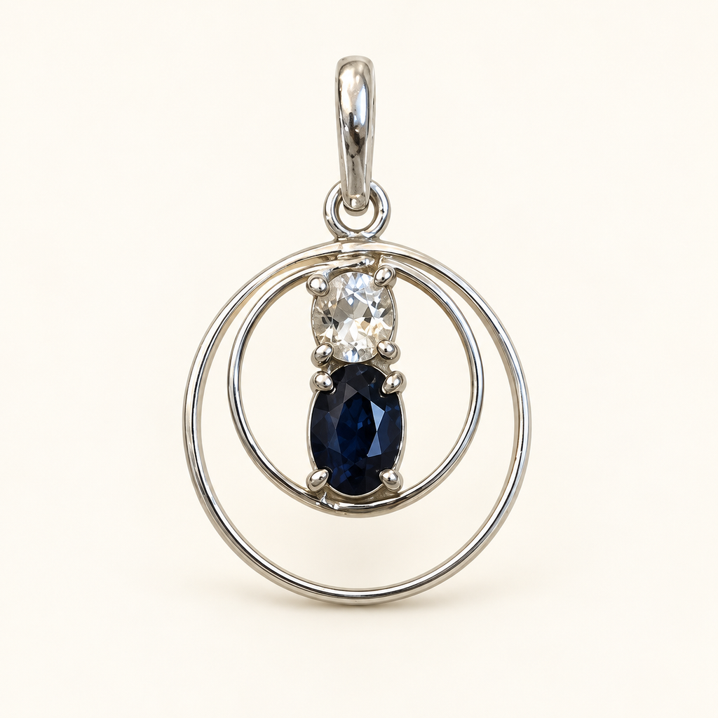 Sapphire Harmony - anheng med hvit og blå safir i 925 sølv