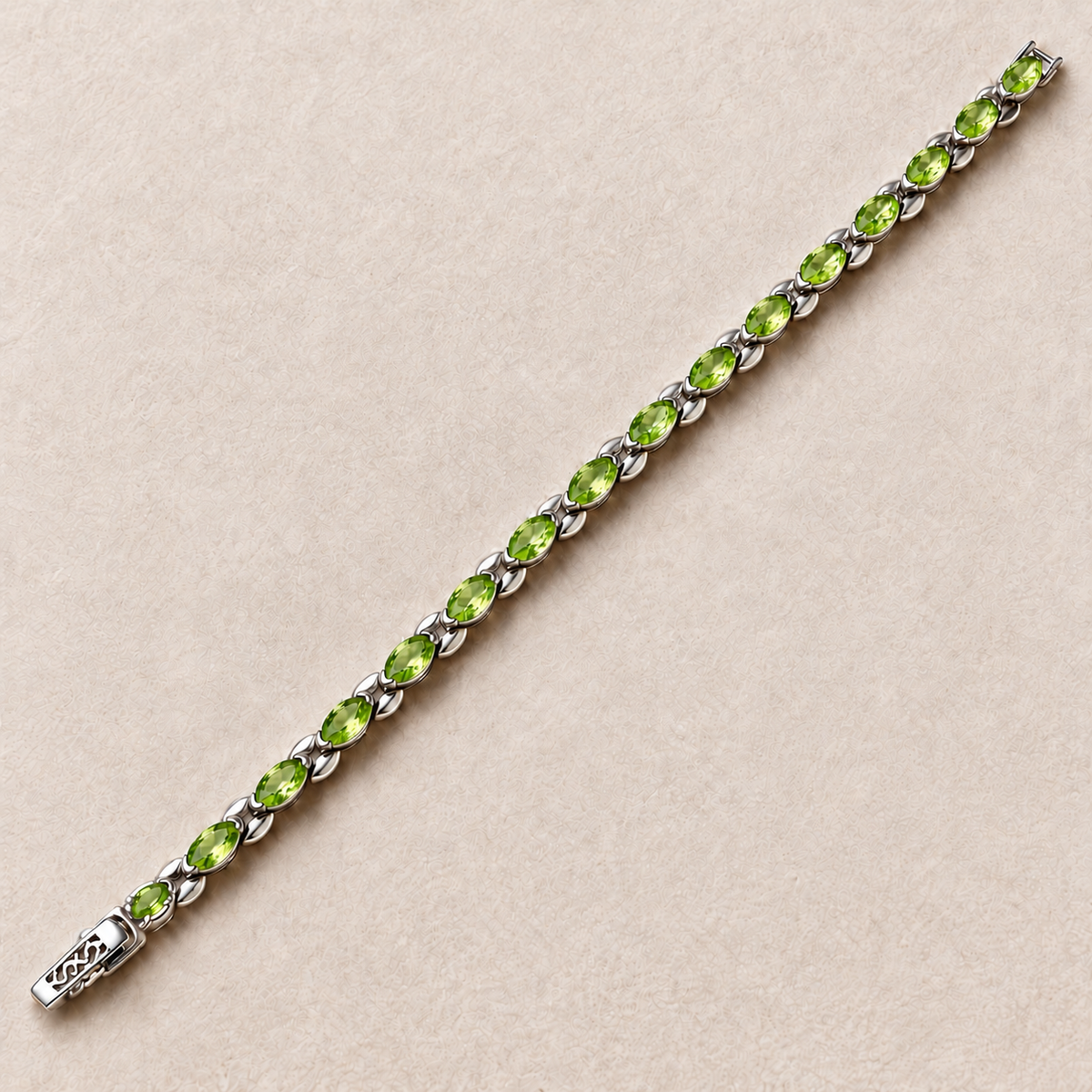 Lime Bloom - 9.10 karat peridotarmbånd i 925 sølv