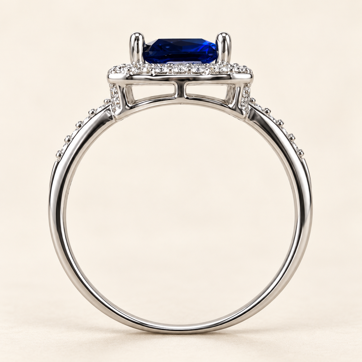 Blue Majesty – safirring på bestilling