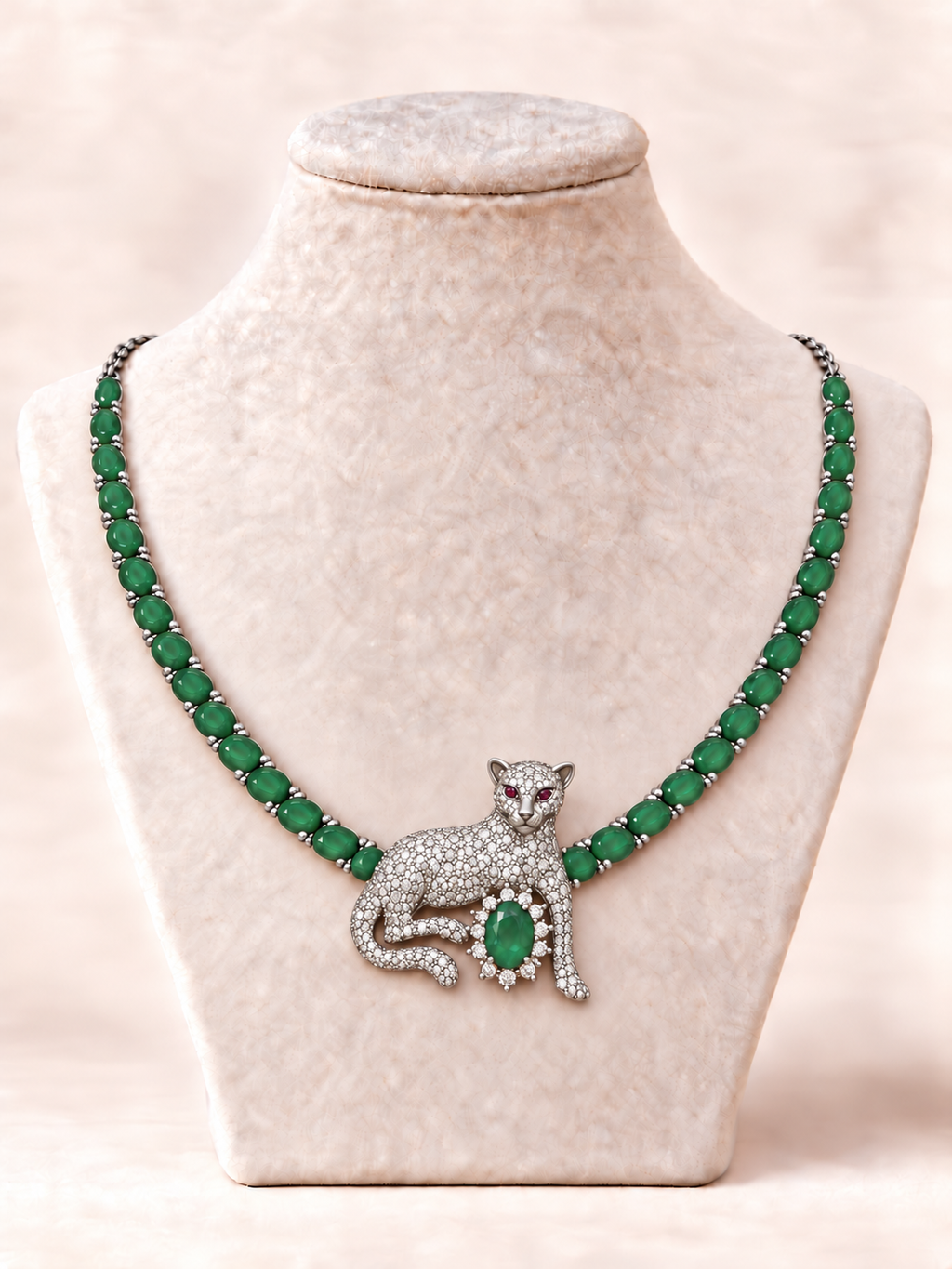 Emerald Leopard - smaragdkjede med 10,65 karat smaragd i 925 sølv
