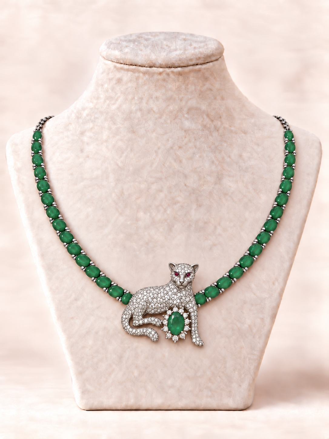 Emerald Leopard - smaragdkjede med 10,65 karat smaragd i 925 sølv